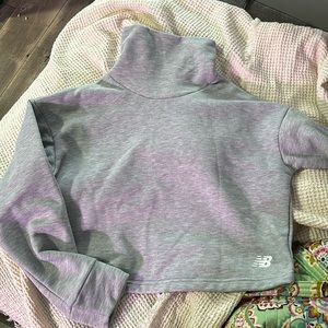 New Balance Cropped Grey sweatshirt